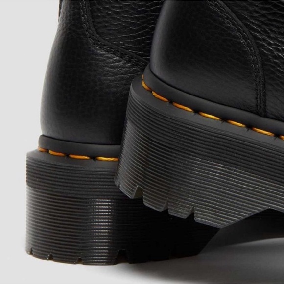 Dr Martens Devon Heart Black Leather Platform Boots Size 8 NWOB - Picture 5 of 10